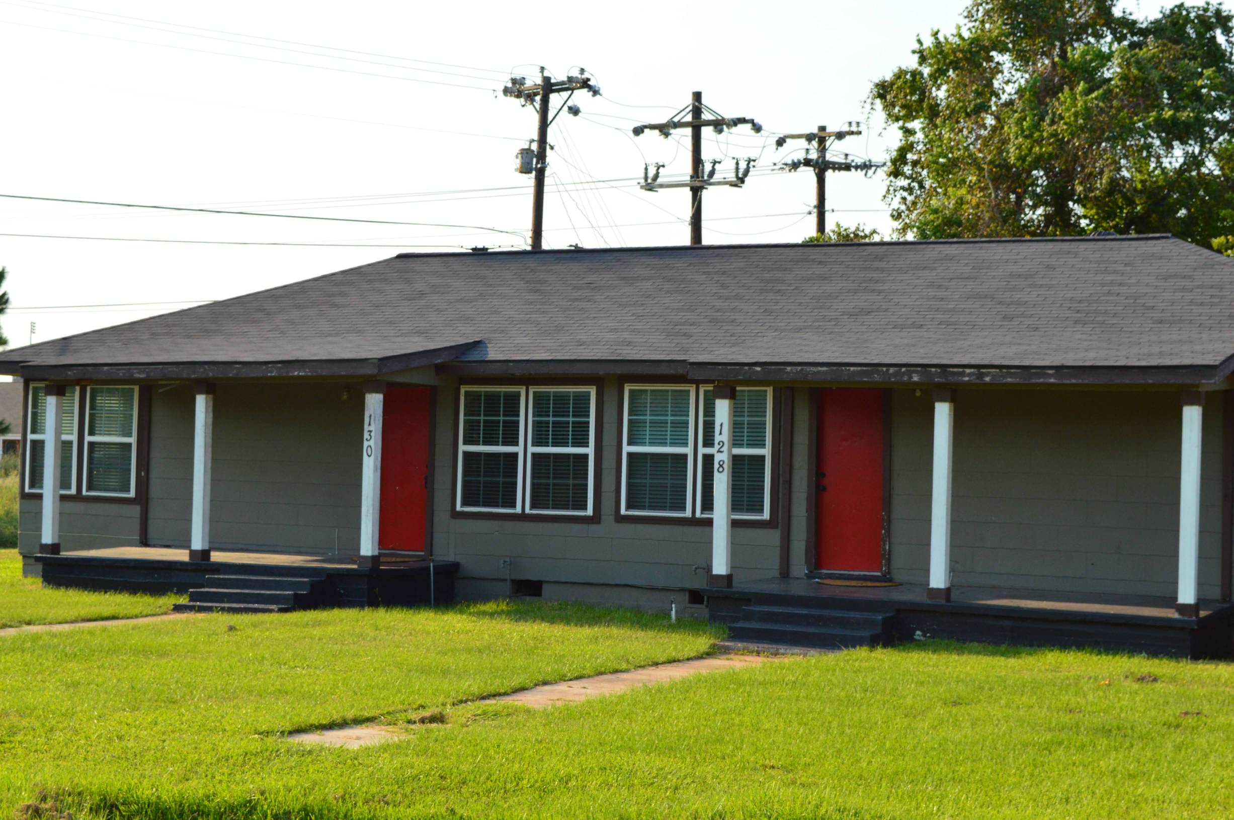 128 Dooley Street